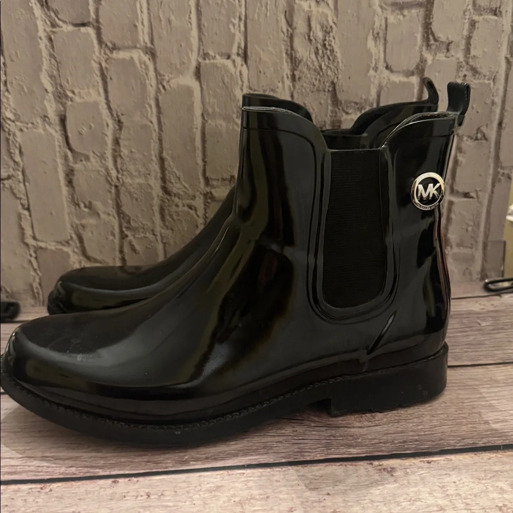 Michael Kors Charm Rain Booties
